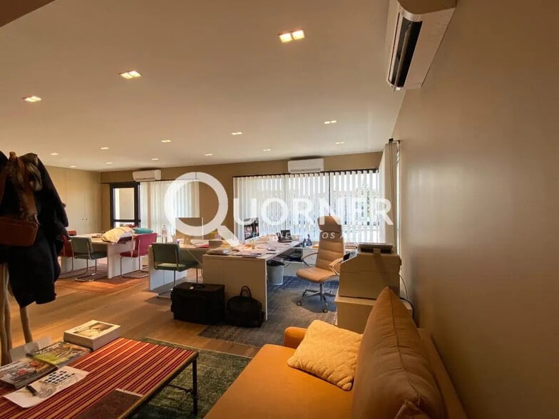 Local commercial dans Puget-sur-Argens à louer - Photo intérieure – Image 1 sur 5