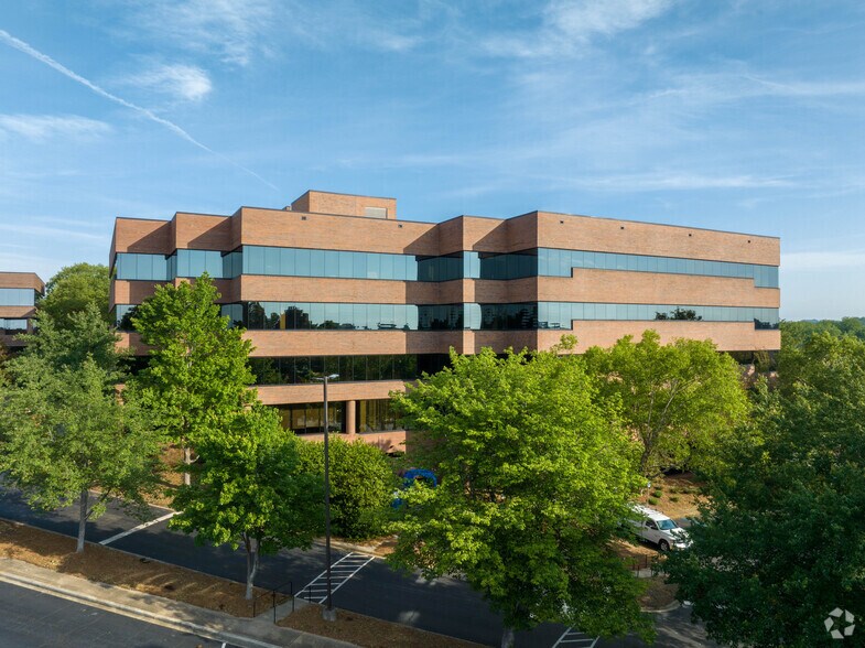 124 Verdae Blvd, Greenville, SC à louer - Photo de l’immeuble – Image 1 sur 31