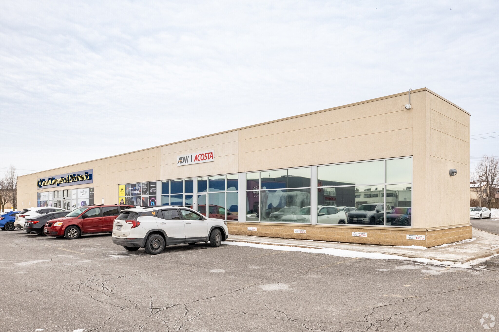 1-5 Roydon Pl, Ottawa, ON à louer Photo principale– Image 1 sur 4