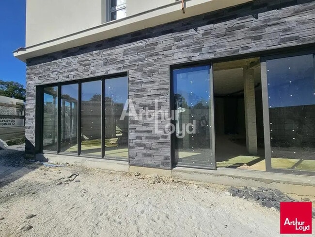 Plus de détails pour Local commercial à vendre