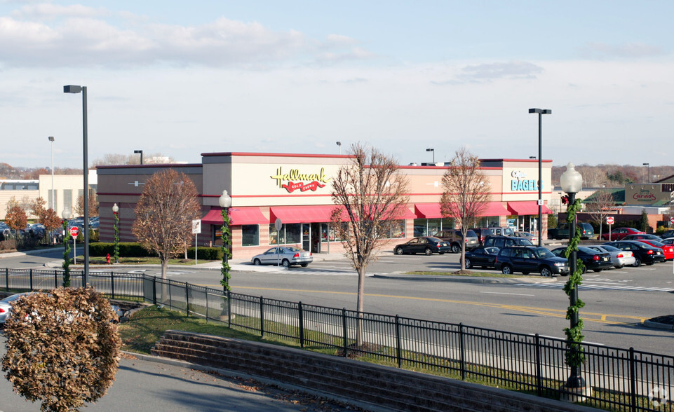 102-160 Kingsland Rd, Clifton, NJ à louer - Photo principale – Image 2 sur 3