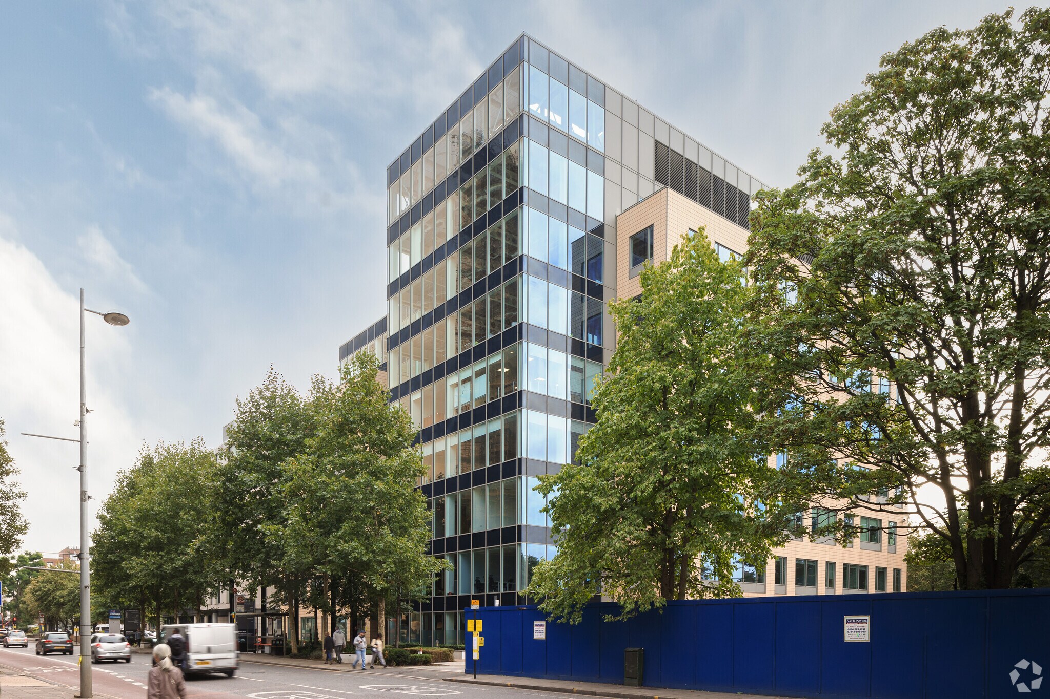 85 Uxbridge Rd, Londres à louer Photo principale– Image 1 sur 18