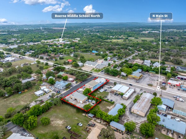 801 N Main St, Boerne, TX à vendre - Photo de l’immeuble – Image 3 sur 16