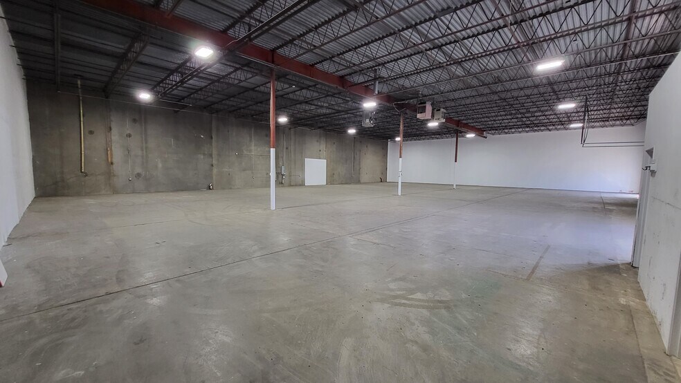 2875-2885 S Santa Fe Dr, Englewood, CO à louer - Photo intérieure – Image 3 sur 9