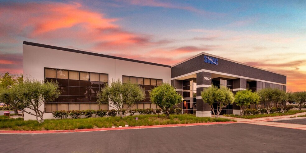 5807 Van Allen Way, Carlsbad, CA à vendre - Photo de l’immeuble – Image 2 sur 8