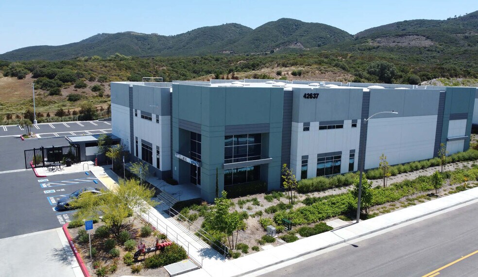 42637 Avenida Alvarado, Temecula, CA à louer - Photo de l’immeuble – Image 2 sur 6