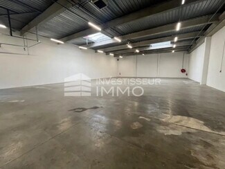 Plus de détails pour Local d'activités à louer