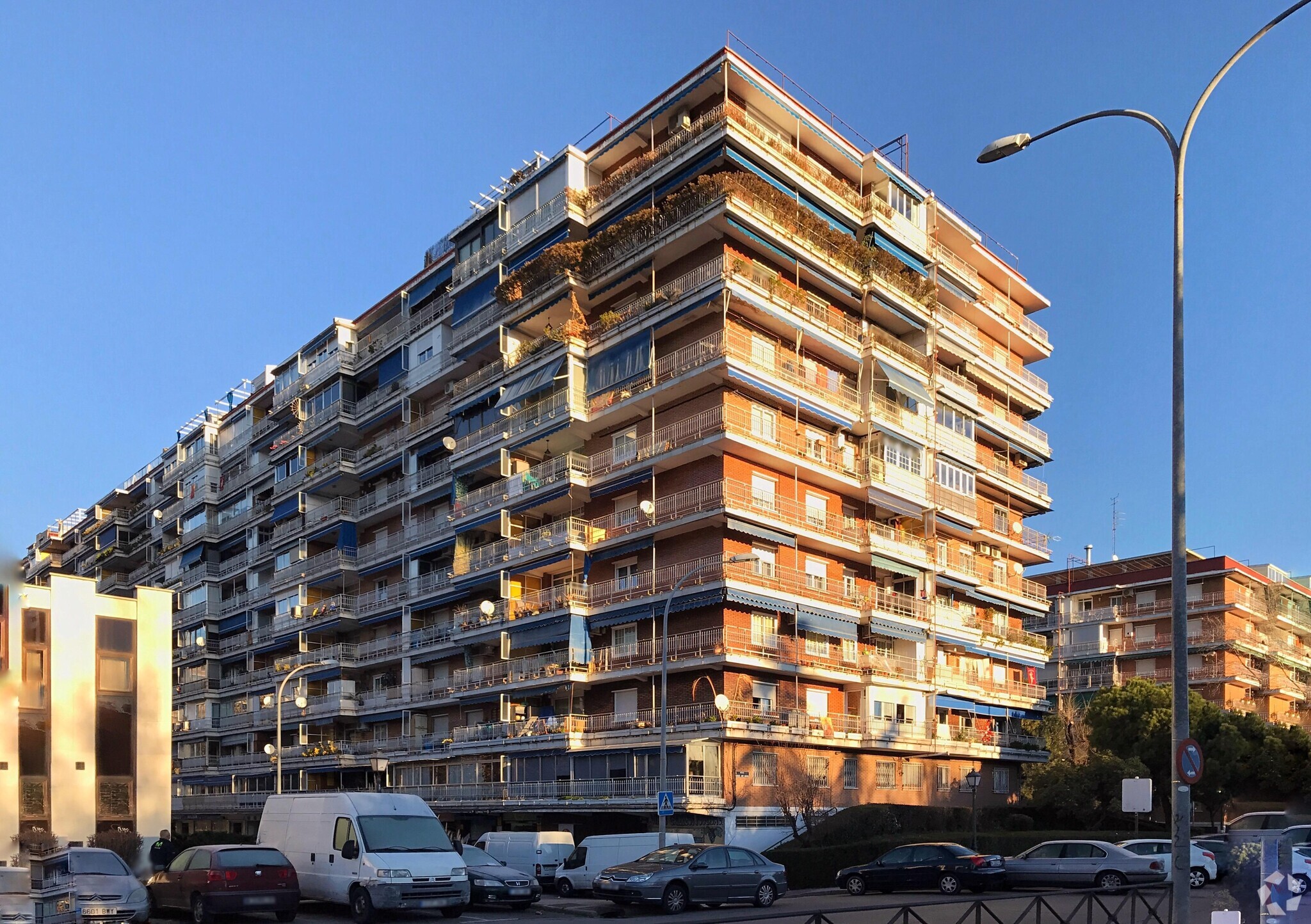 Local commercial dans Alcorcón, Madrid à louer Photo de l’immeuble– Image 1 sur 3