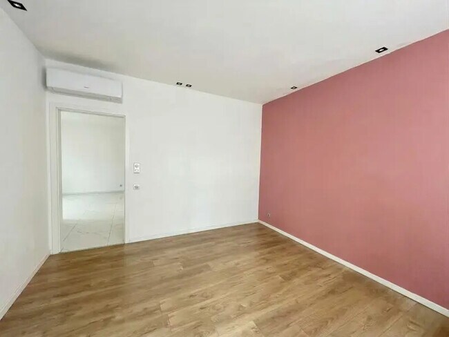 Plus de détails pour Local commercial à vendre