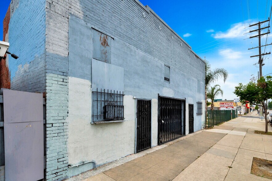 8938 S Vermont Ave, Los Angeles, CA à vendre - Photo de l’immeuble – Image 3 sur 19