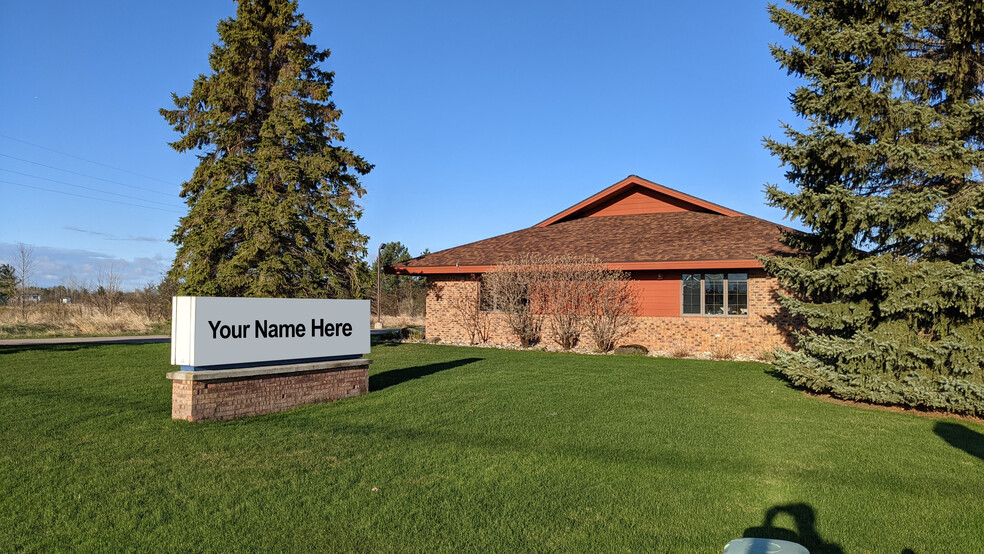 902 S Huron St, Cheboygan, MI à louer - Photo de l’immeuble – Image 3 sur 5