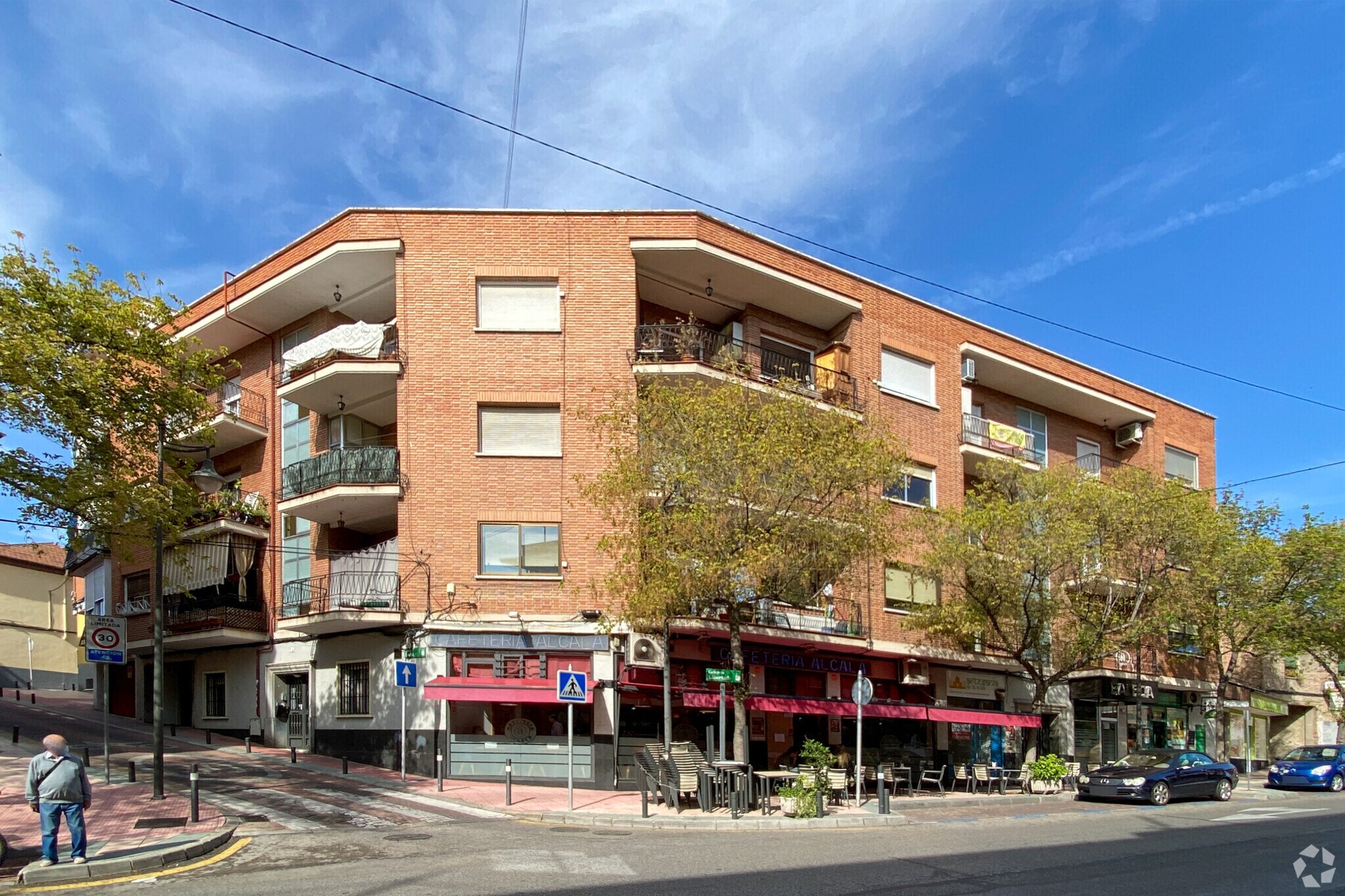 Local commercial dans Alcobendas, Madrid à louer Photo principale– Image 1 sur 5