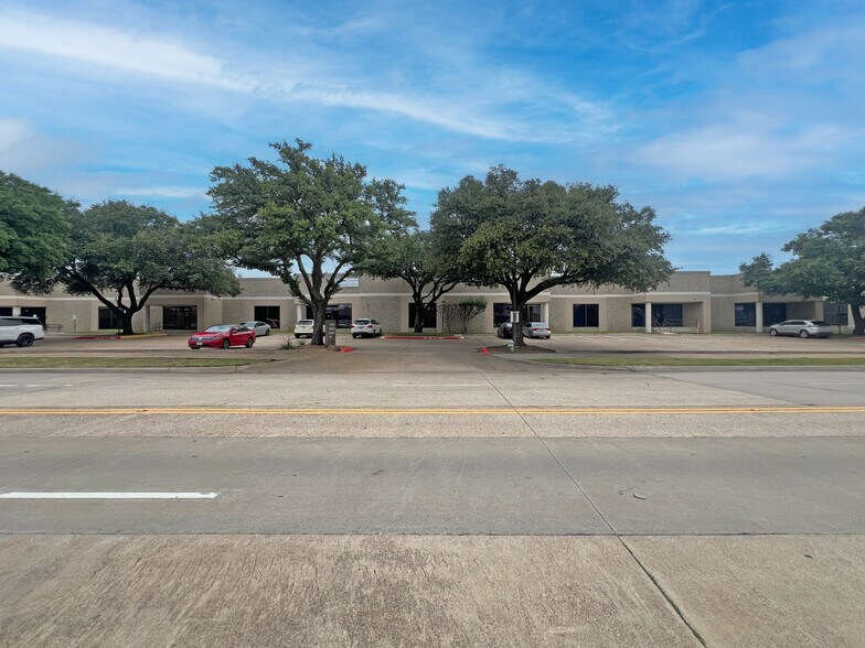 1400 S Sherman St, Richardson, TX à louer - Photo de l’immeuble – Image 2 sur 4
