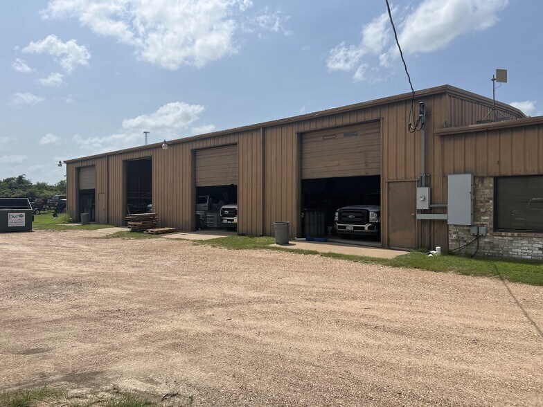 1575 Highway 290 W, Brenham, TX à louer - Photo de l’immeuble – Image 2 sur 12