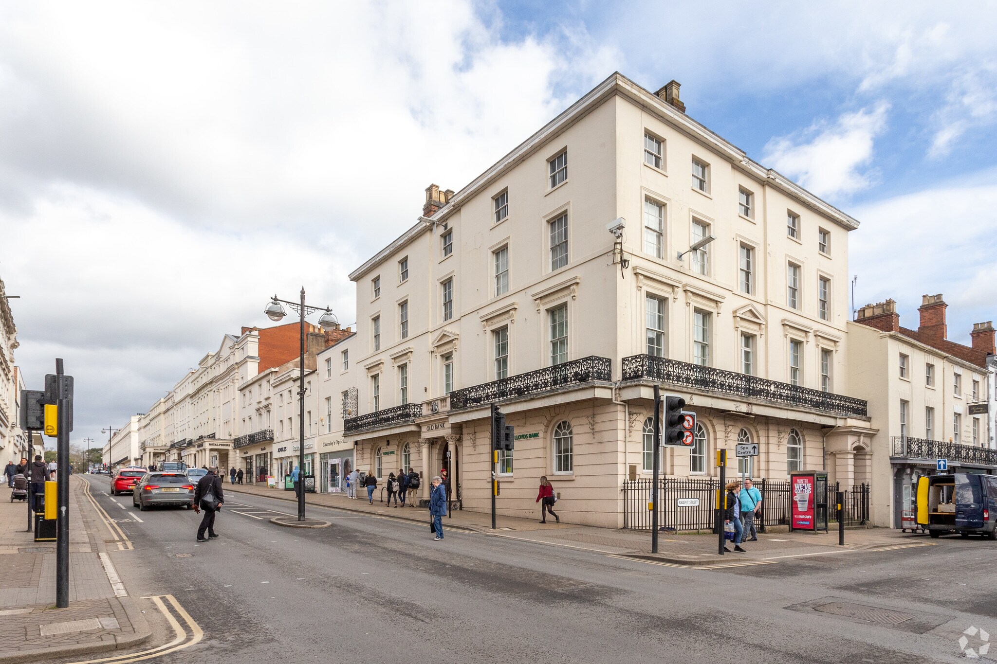 Royal Priors, Leamington Spa à louer Photo principale– Image 1 sur 7
