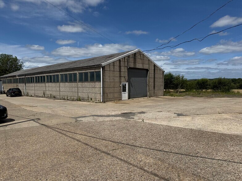 Unit 12 Ridge Farm, Horsham Road, Rowhook, Horsham à louer - Photo de l’immeuble – Image 2 sur 15
