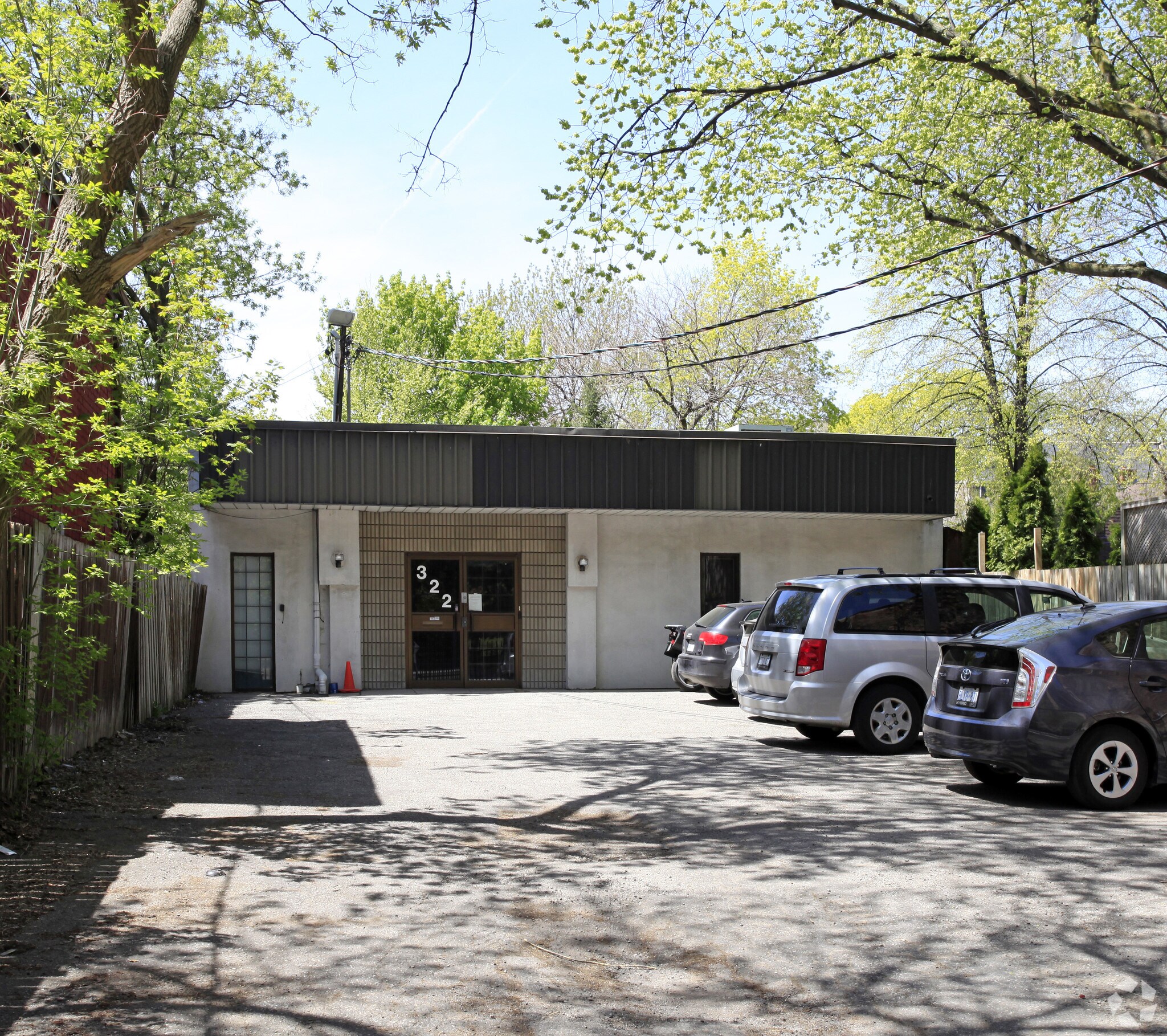 322 Dufferin St, Toronto, ON à louer Photo principale– Image 1 sur 11