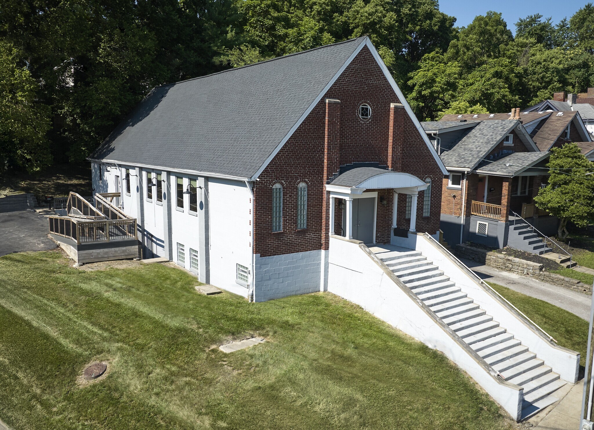 301 Dorchester Ave, Cincinnati, OH à vendre Photo de l’immeuble– Image 1 sur 2