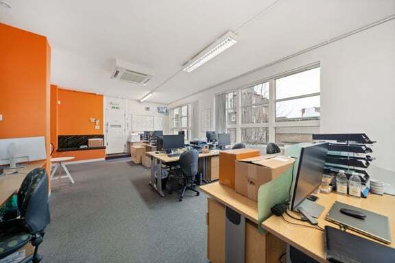 1 Bethwin Rd, Londres, LND SE5 0YJ - Lot Unit 4 - - Photo intérieure - Image 2 of 14