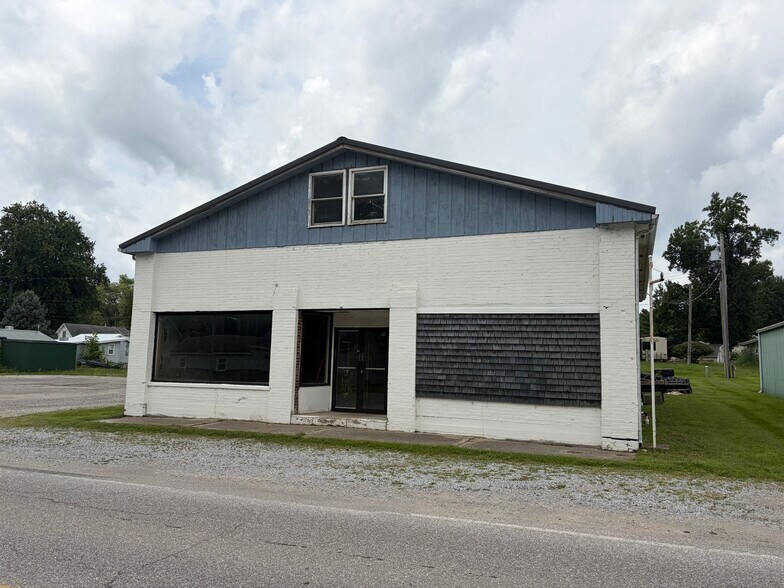 1878 N Francis St, Monticello, IN à vendre - Photo de l’immeuble – Image 2 sur 14