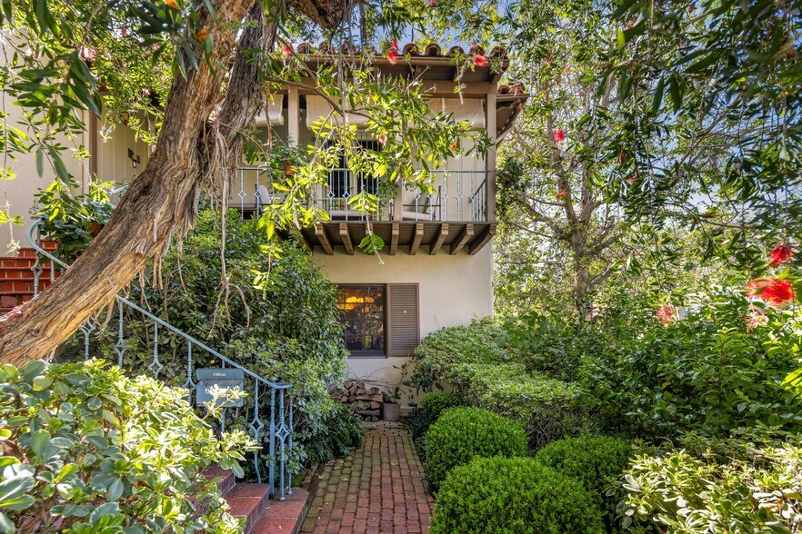 367 N Orange Dr, Los Angeles, CA à vendre - Photo de l’immeuble – Image 3 sur 20