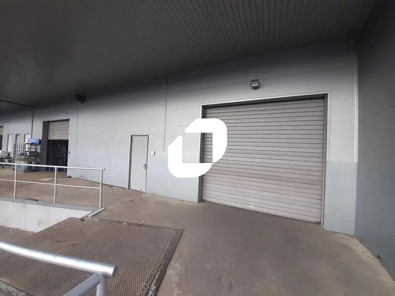 Bureau dans Sucy-en-Brie à louer - Photo de l’immeuble – Image 2 sur 3