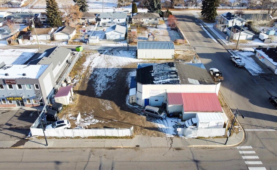 9903 100 St, Morinville, AB à vendre - Aérien – Image 1 sur 9