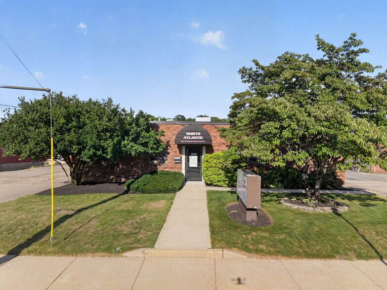 234 O'Neil Blvd, Attleboro, MA à vendre - Photo de l’immeuble – Image 1 sur 18