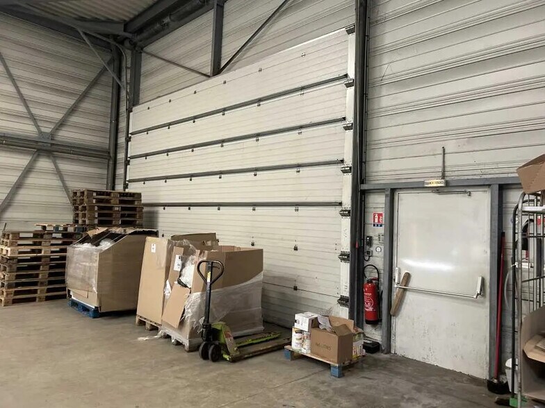 Local d’activités dans Saint-Herblain à louer - Photo de l’immeuble – Image 3 sur 7