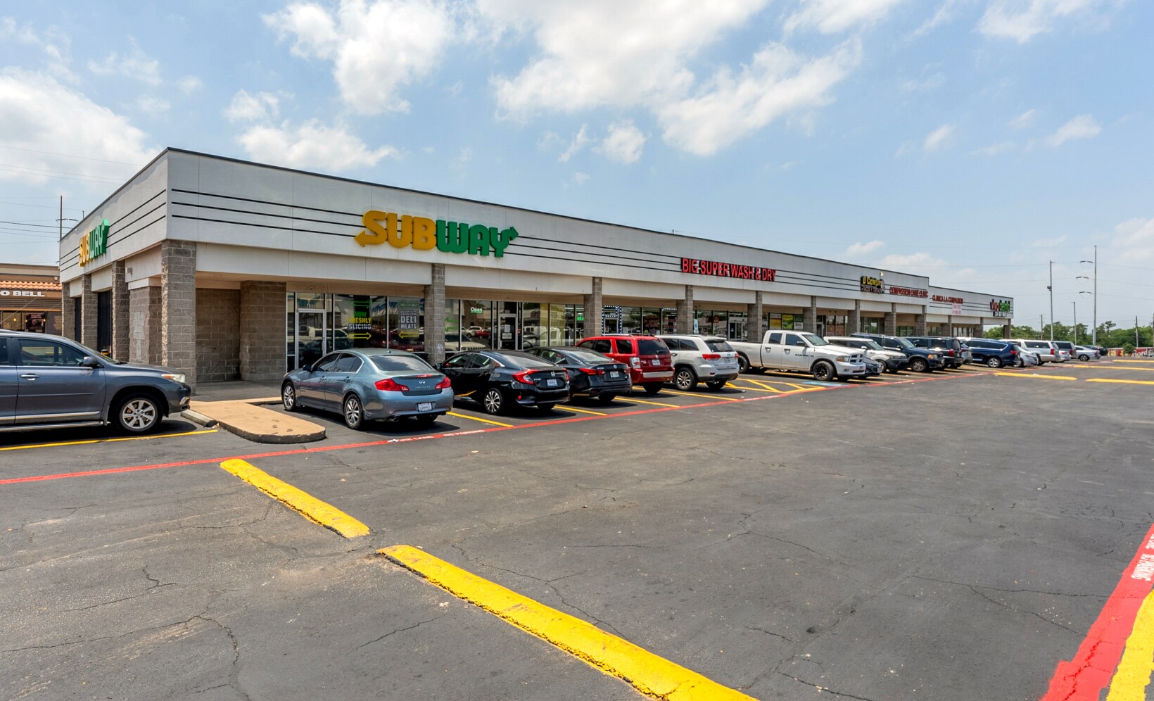 1050 N Westmoreland Rd, Dallas, TX à louer Photo principale– Image 1 sur 13