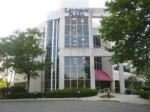 2 Lincoln Hwy, Edison, NJ à louer Photo intérieure– Image 1 sur 9