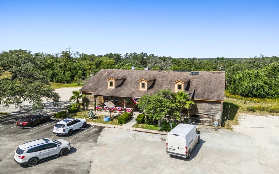 8453 US Highway 181 N, Floresville, TX à vendre - Photo de l’immeuble – Image 2 sur 14