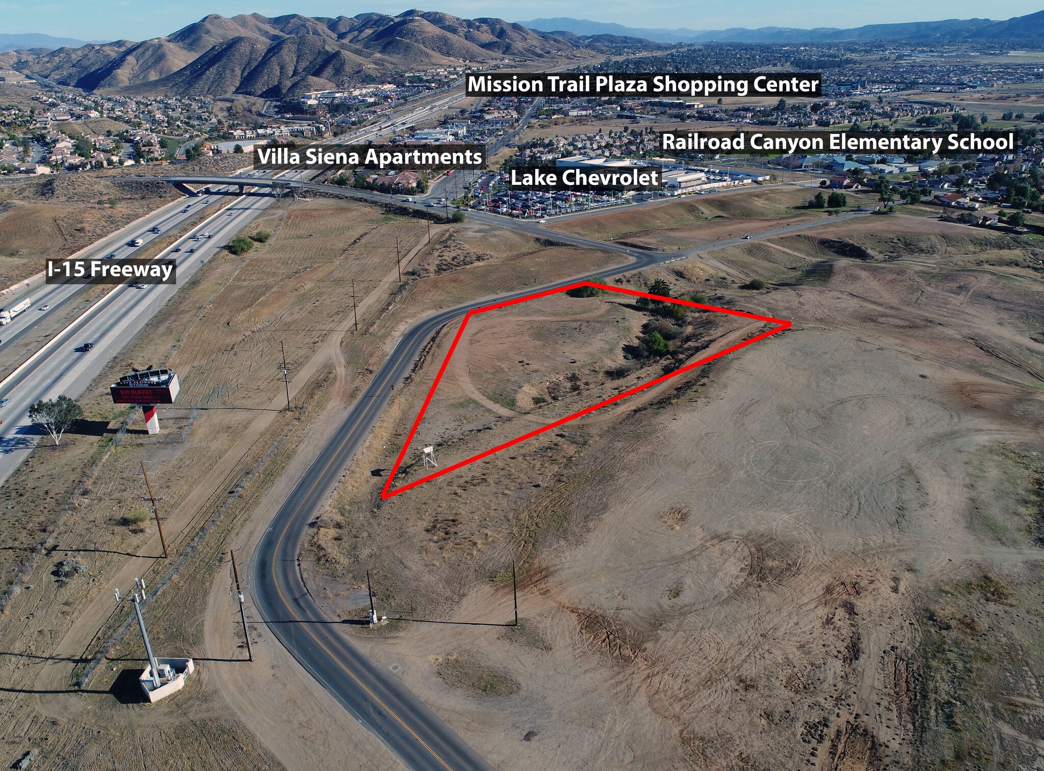 AVENUE 6, Lake Elsinore, CA à vendre Photo principale– Image 1 sur 8