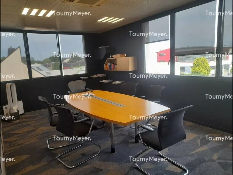 Bureau dans Saint-Grégoire à vendre - Photo de l’immeuble – Image 3 sur 4