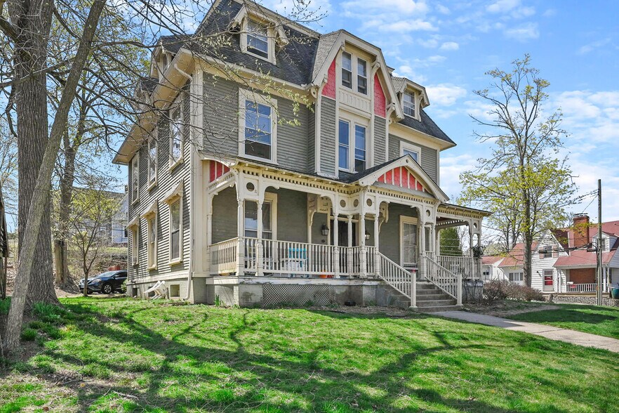 214 Broadway, Norwich, CT à vendre - Photo principale – Image 1 sur 13