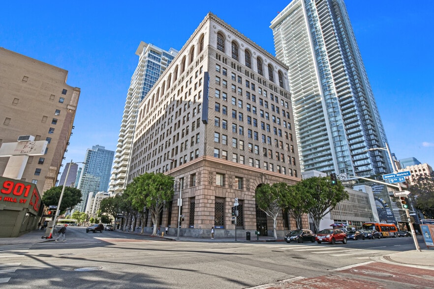 855 S Hill St, Los Angeles, CA à louer - Photo principale – Image 1 sur 27