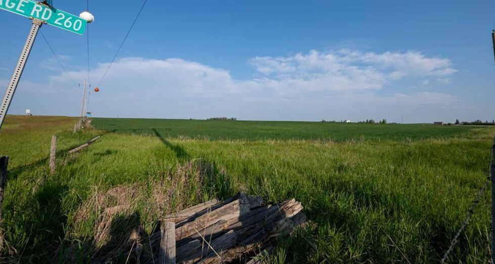 Trans Canada Highway #1 Range 255 Rd, Lyalta, AB à vendre - Photo de l’immeuble – Image 3 sur 16