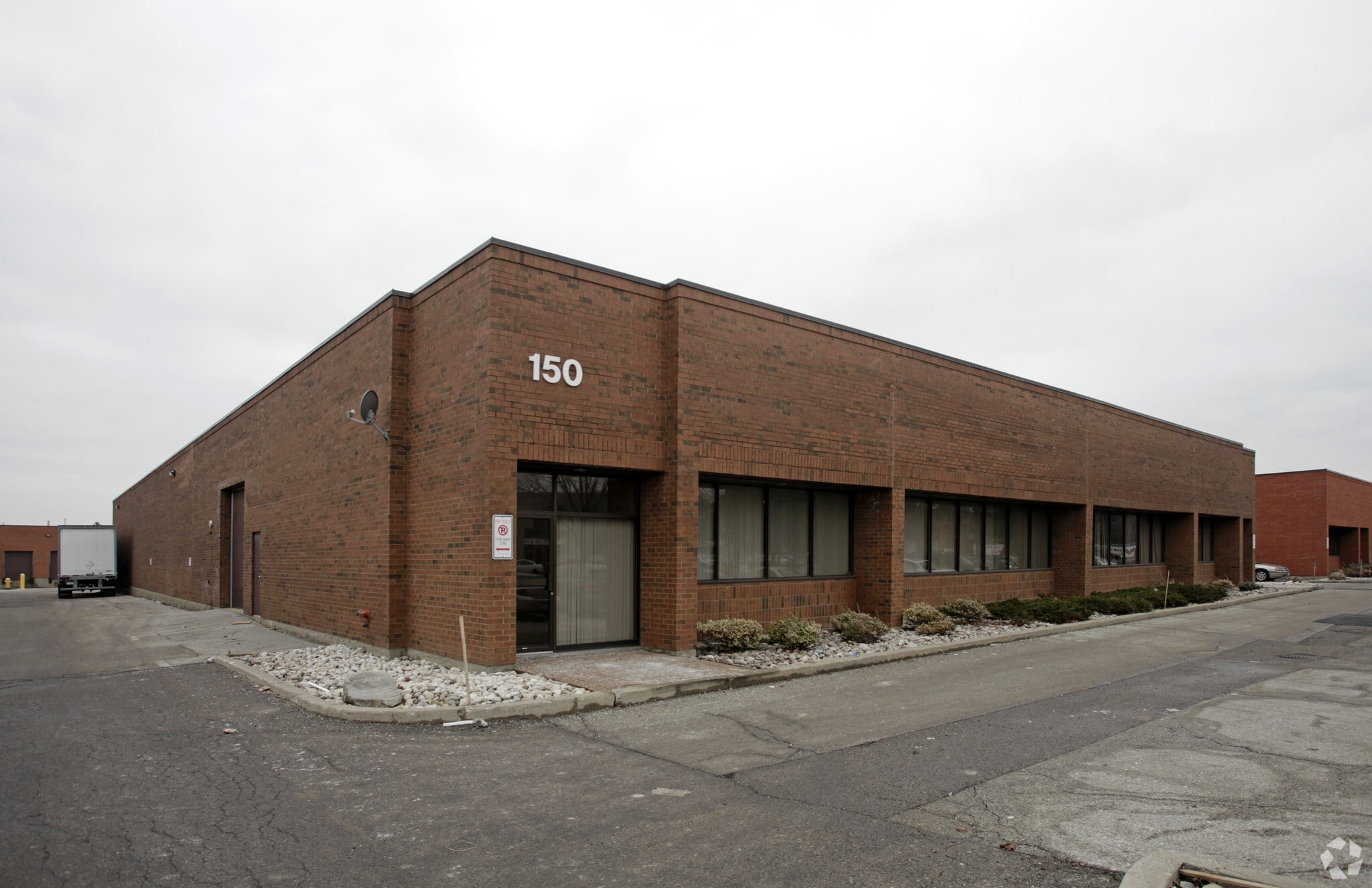 150 Marycroft Ave, Vaughan, ON à louer Photo principale– Image 1 sur 7