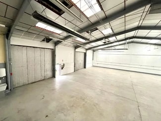 Plus de détails pour Rue Des Fontenelles, Ecquevilly - Industriel/Logistique à louer