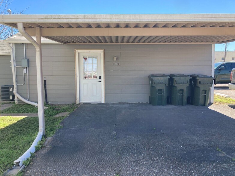 1001 Ayers St, Corpus Christi, TX à louer - Photo de l’immeuble – Image 2 sur 22