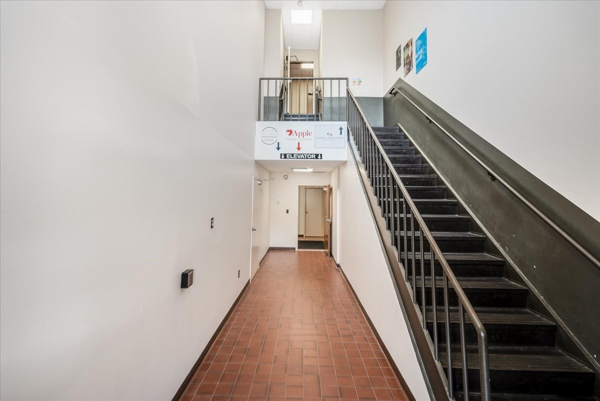 7 Route 101A, Amherst, NH 03031 - Lot C&D -  - Photo intérieure - Image 1 of 21