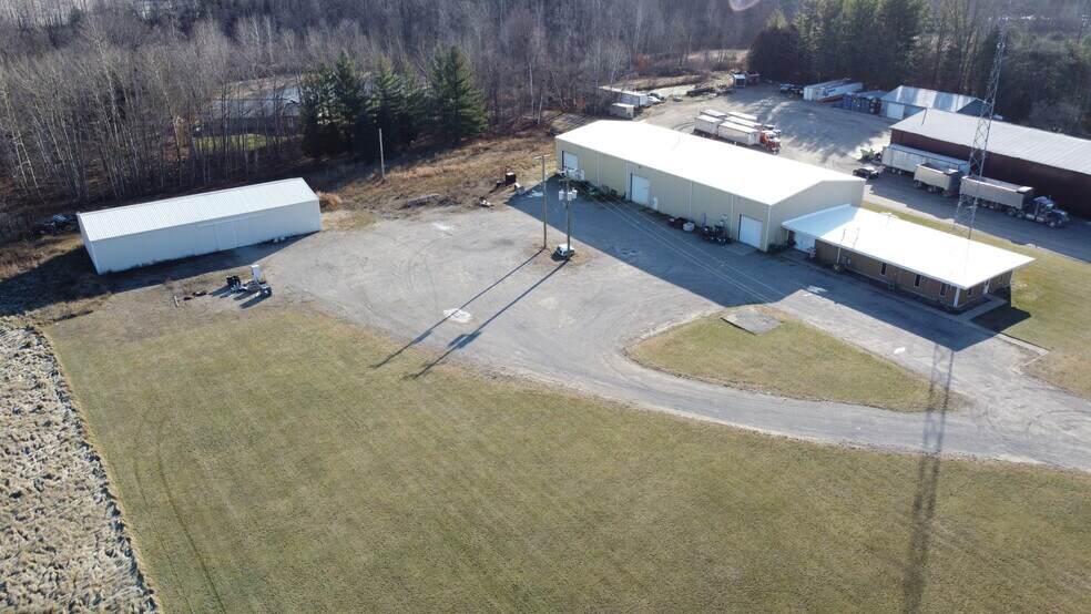8260 Van Dyke Rd, Cass City, MI à louer - Photo de l’immeuble – Image 3 sur 13