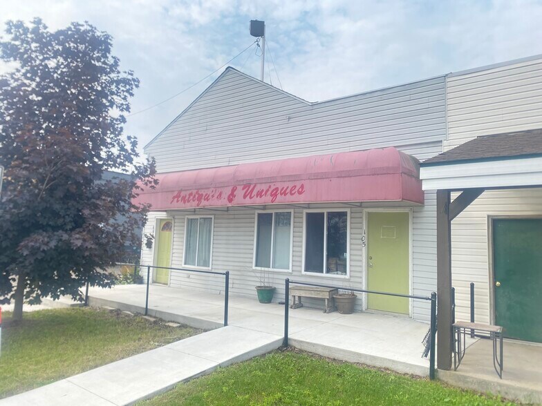 105 N Fifth St, Roscommon, MI à vendre - Photo de l’immeuble – Image 1 sur 13