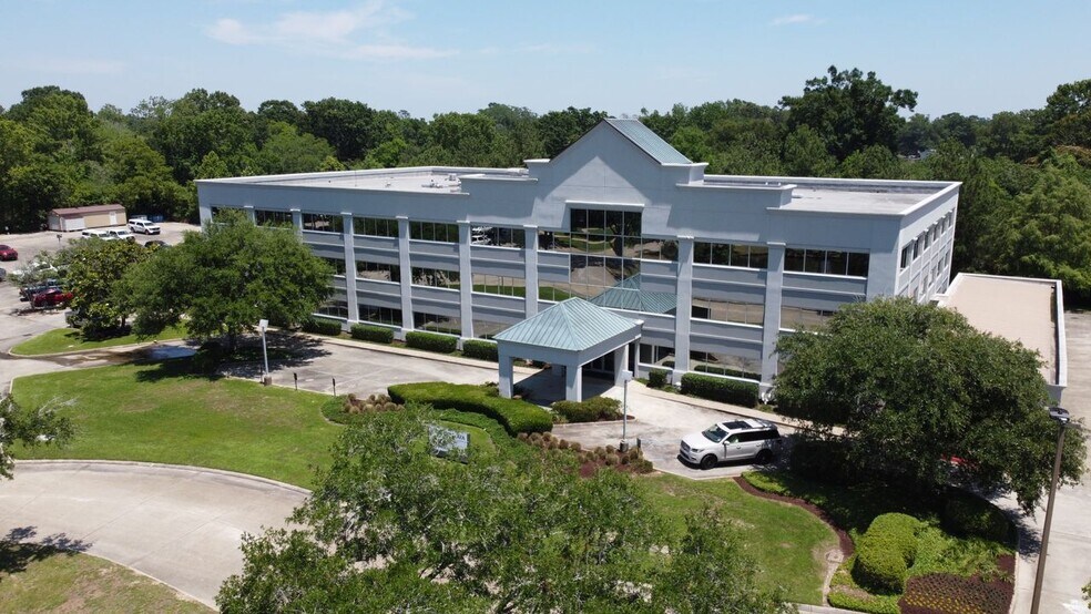 8591 United Plaza Dr, Baton Rouge, LA à louer - Photo de l’immeuble – Image 1 sur 9