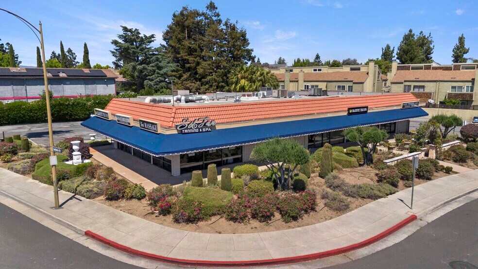 1123-1125 Luchessi Dr, San Jose, CA à vendre - Photo de l’immeuble – Image 3 sur 24