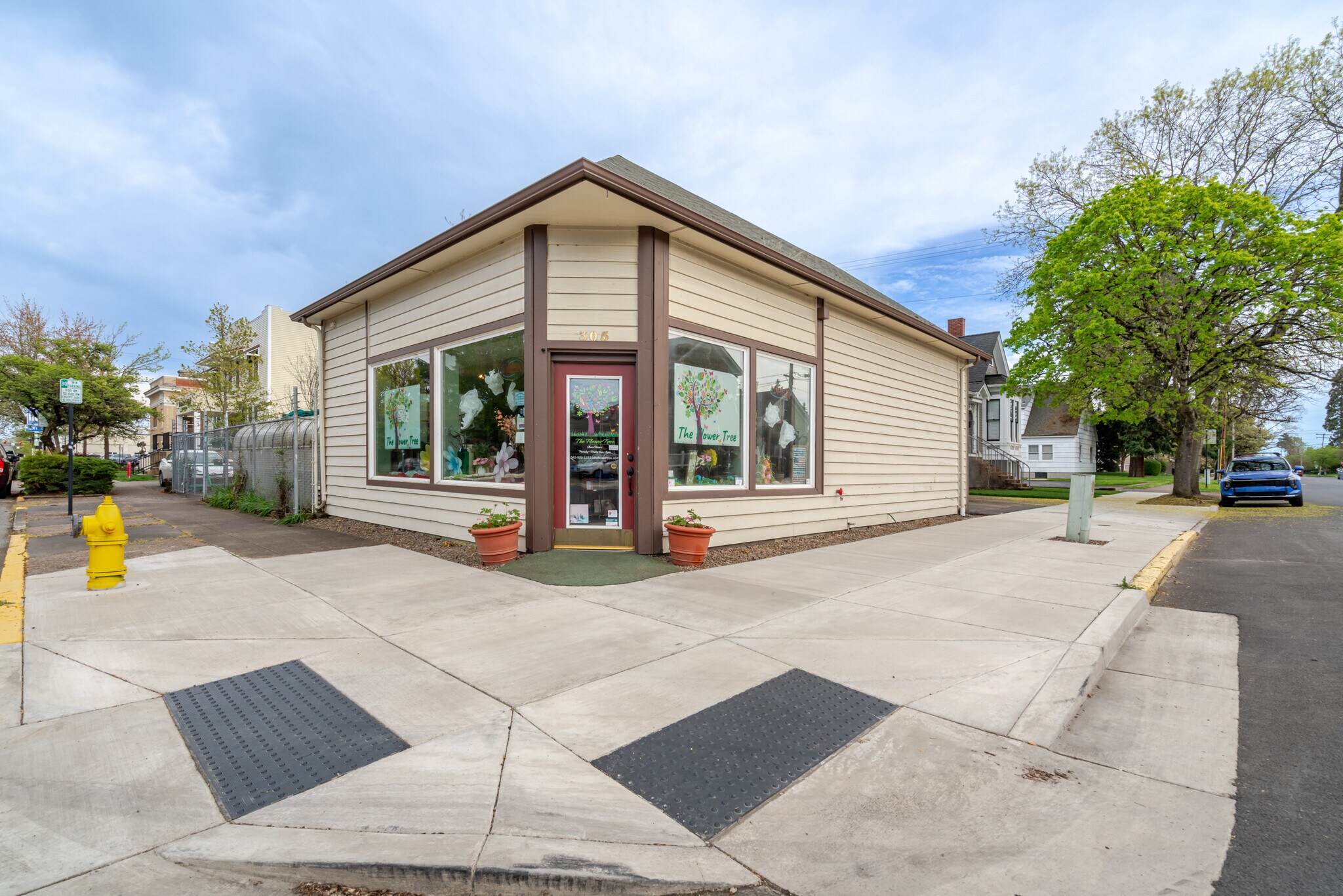 305 Washington St SW, Albany, OR à vendre Photo principale– Image 1 sur 13