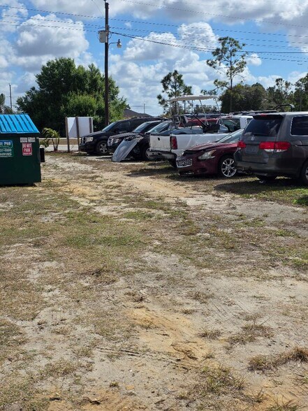 336 Gunnery Rd, Lehigh Acres, FL à vendre - Photo de l’immeuble – Image 3 sur 7