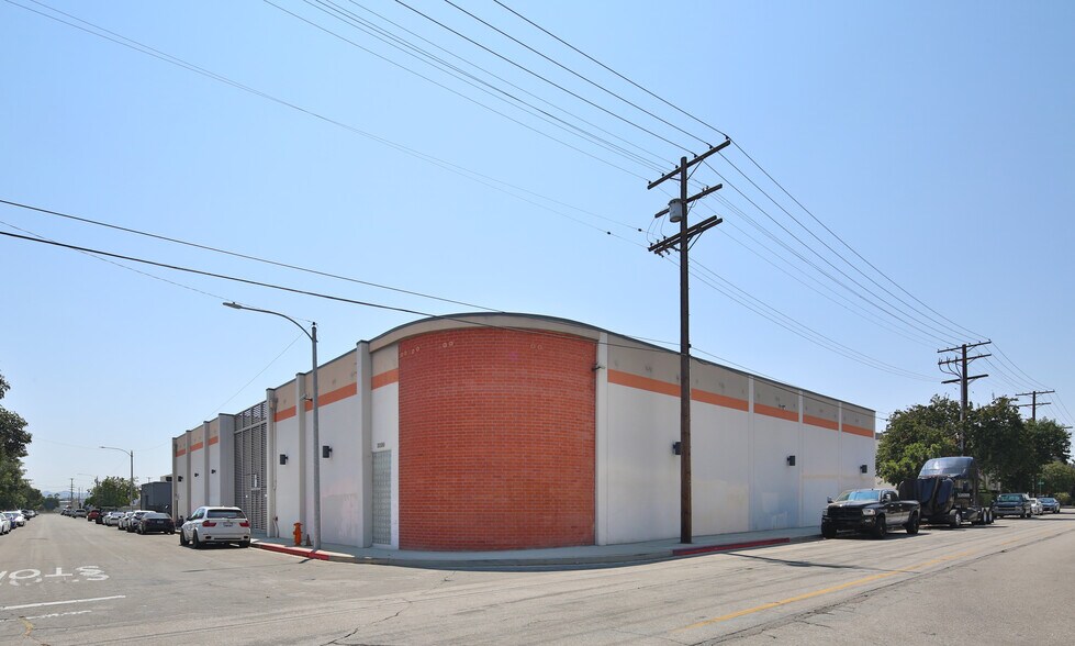 3099 N California St, Burbank, CA à louer - Photo de l’immeuble – Image 3 sur 5