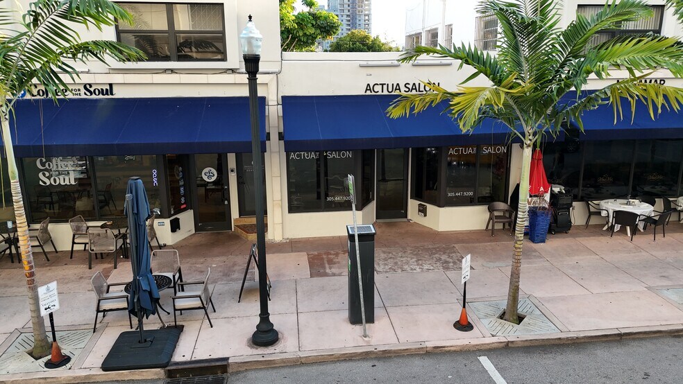 246 Giralda Ave, Coral Gables, FL à louer - Photo de l’immeuble – Image 3 sur 8