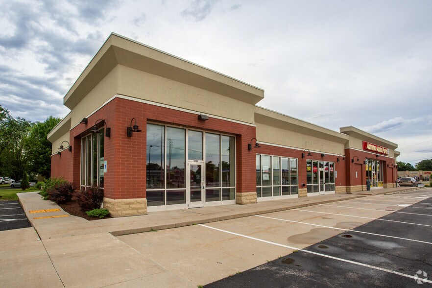 2713-2723 Calumet Dr, Sheboygan, WI à louer - Photo principale – Image 1 sur 6